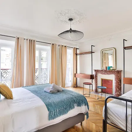 Urban Flat 99 - Spacious 6 Bdr In Apartment Paris