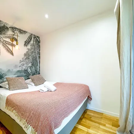 Urban Flat 99 - Spacious 6 Bdr In Apartment